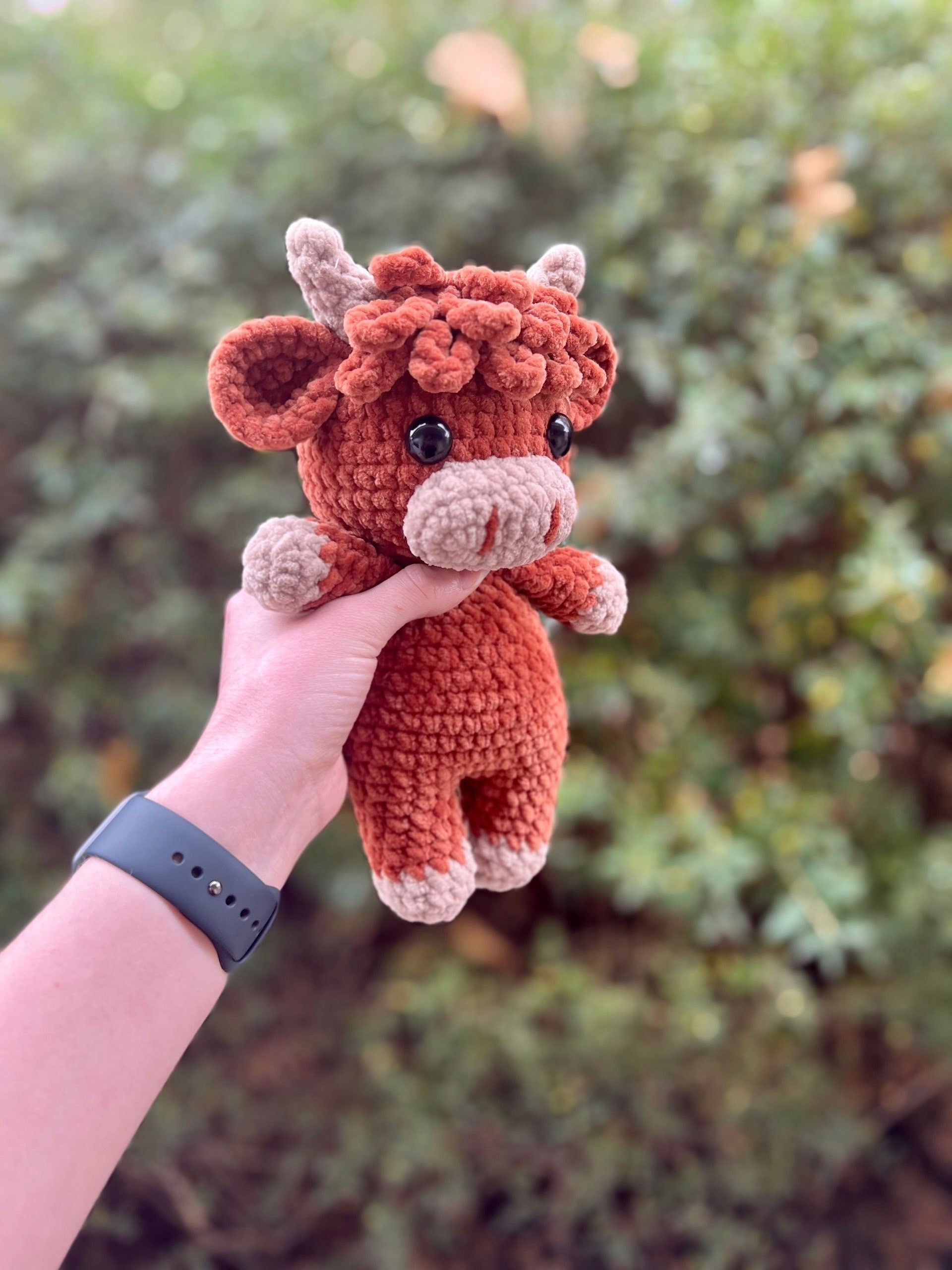 KnotsandSnugglesCo Honey the Highland Cow Crochet Pattern PDF