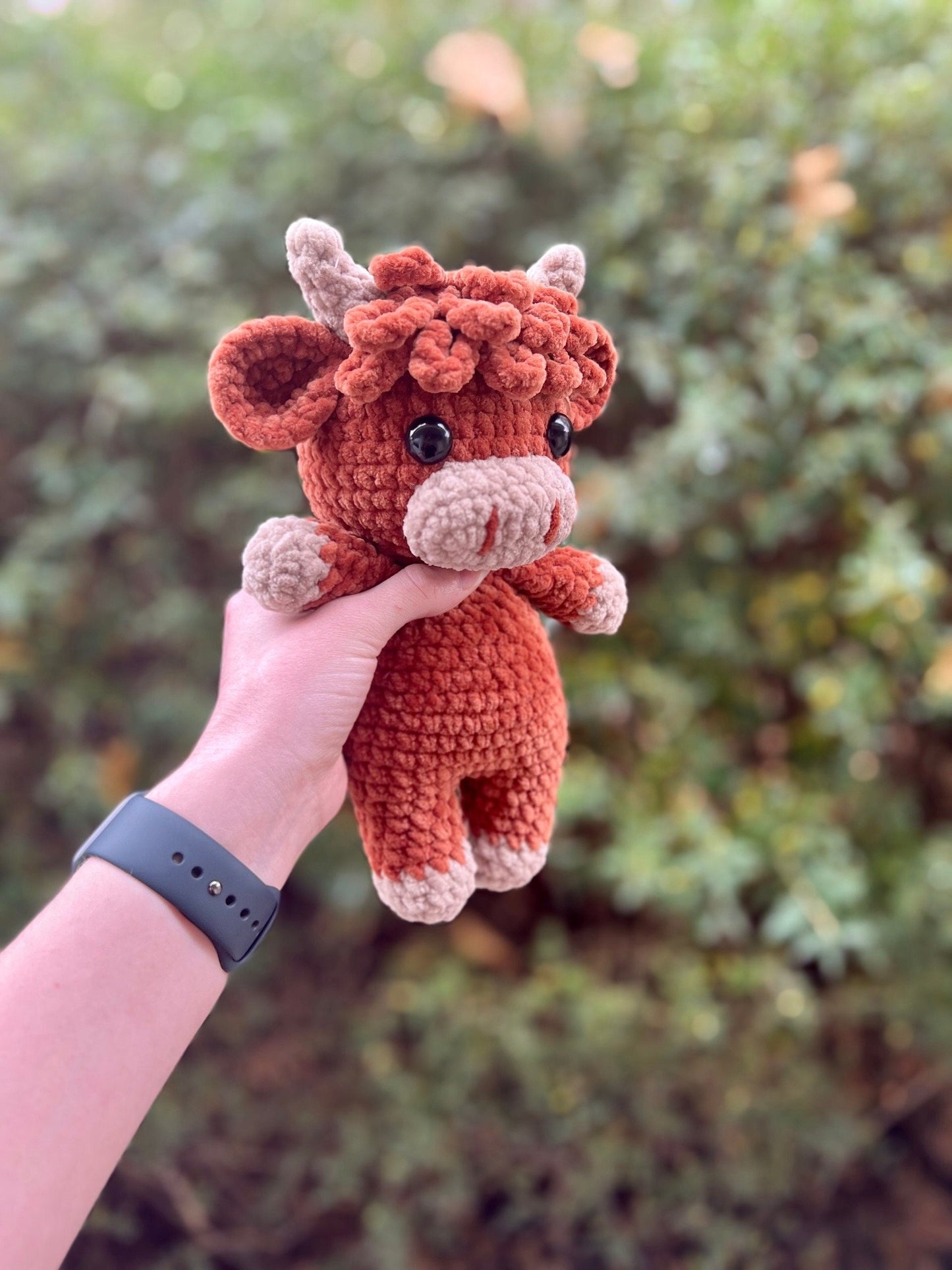 KnotsandSnugglesCo Honey the Highland Cow Crochet Pattern PDF