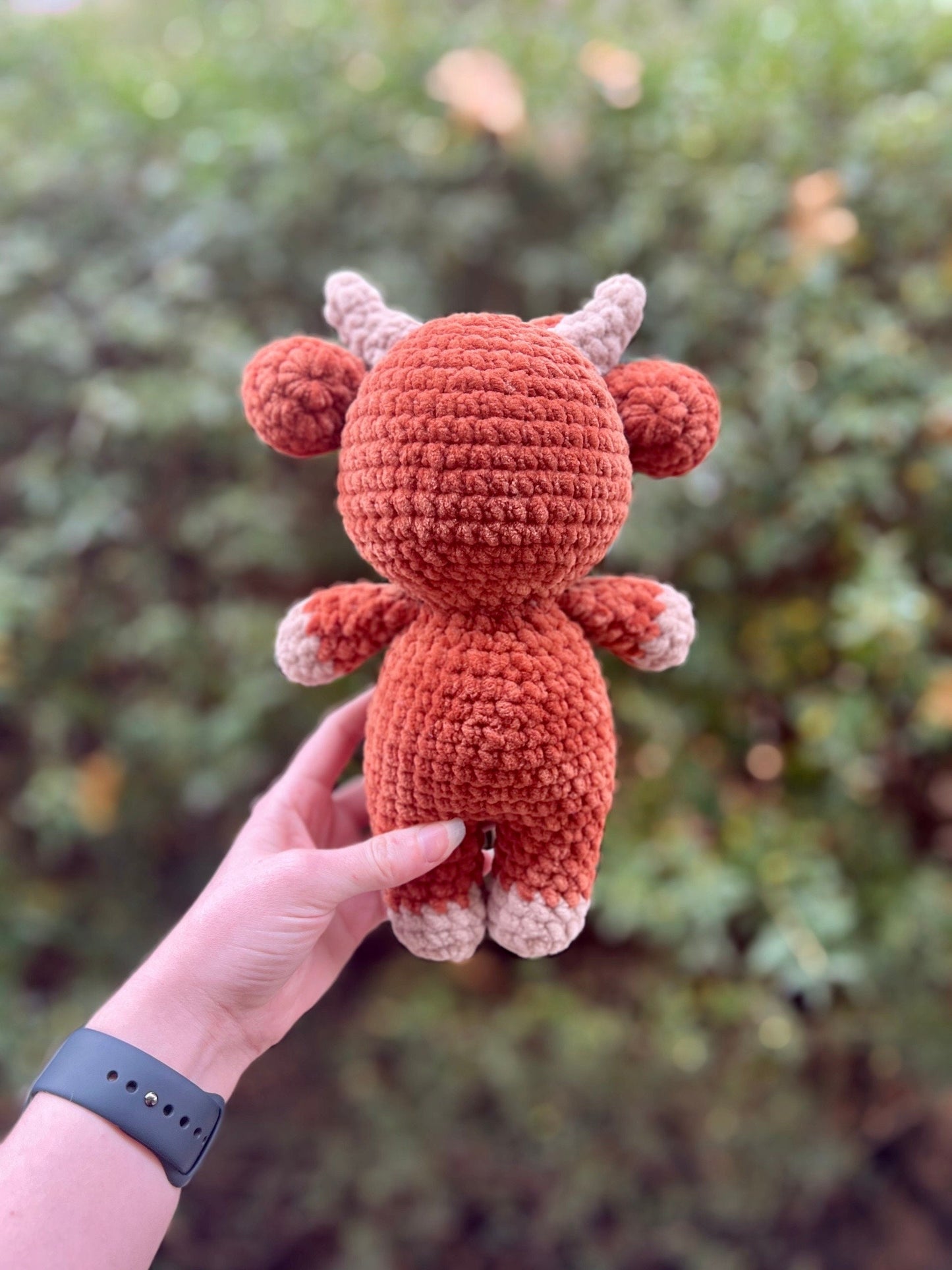 KnotsandSnugglesCo Honey the Highland Cow Crochet Pattern PDF