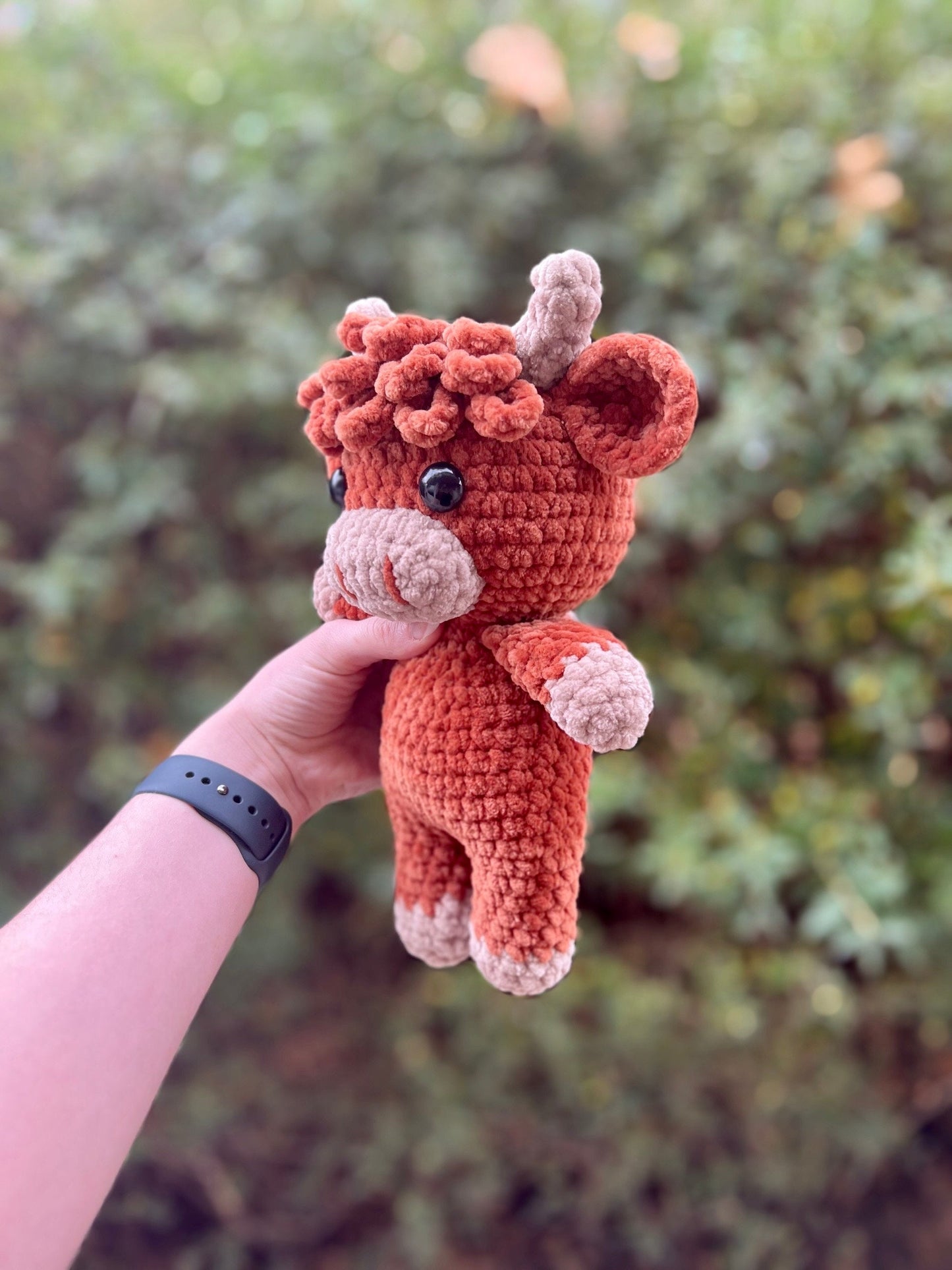 KnotsandSnugglesCo Honey the Highland Cow Crochet Pattern PDF