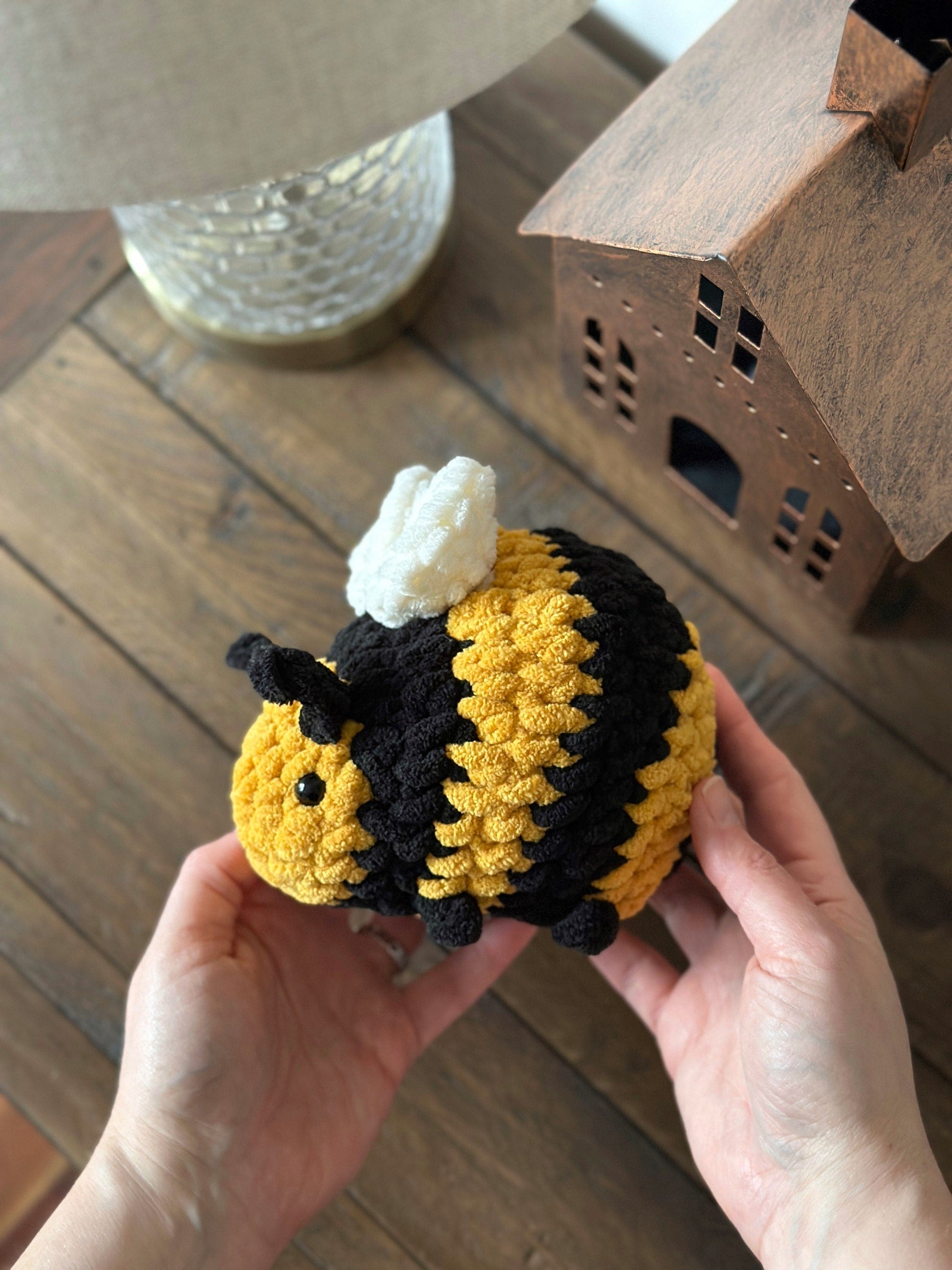 Oak and Marlow Jellybee Crochet Pattern