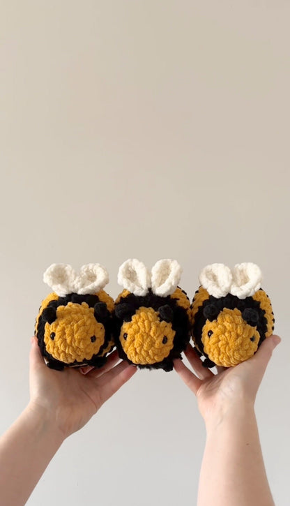 Oak and Marlow Jellybee Crochet Pattern