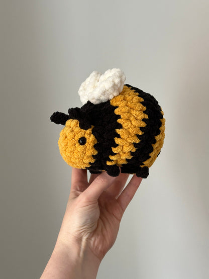 Oak and Marlow Jellybee Crochet Pattern