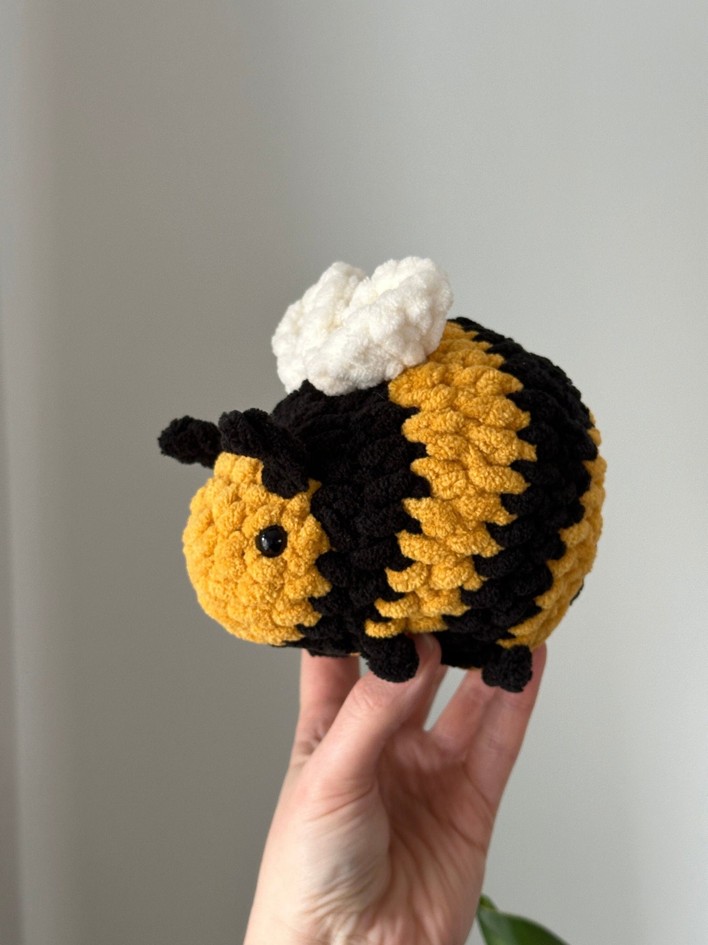Oak and Marlow Jellybee Crochet Pattern