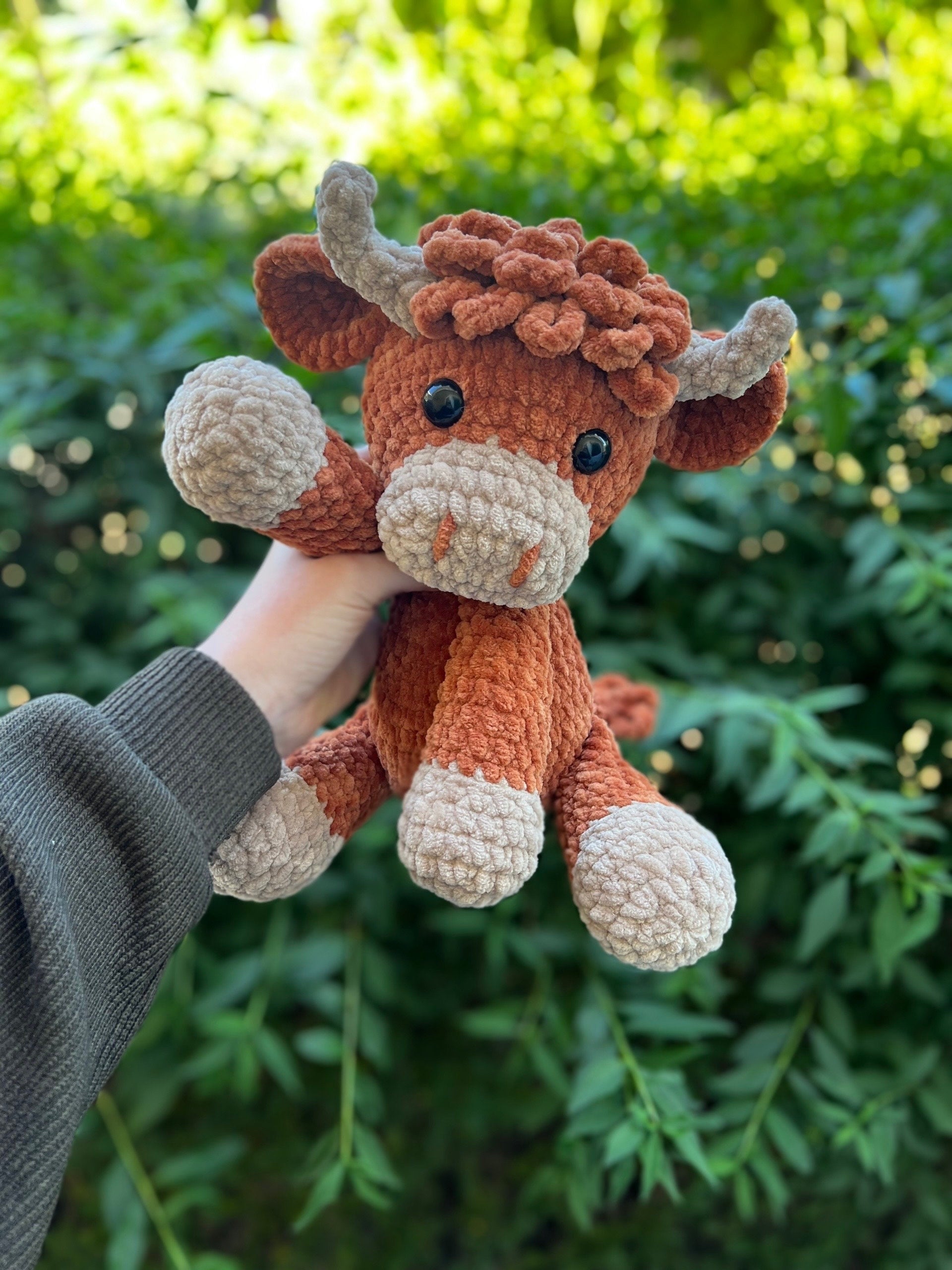 KnotsandSnugglesCo Henry the Highland Cow Crochet Pattern PDF