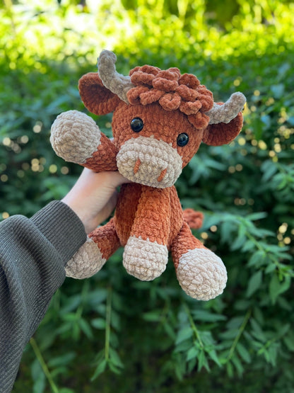 KnotsandSnugglesCo Henry the Highland Cow Crochet Pattern PDF