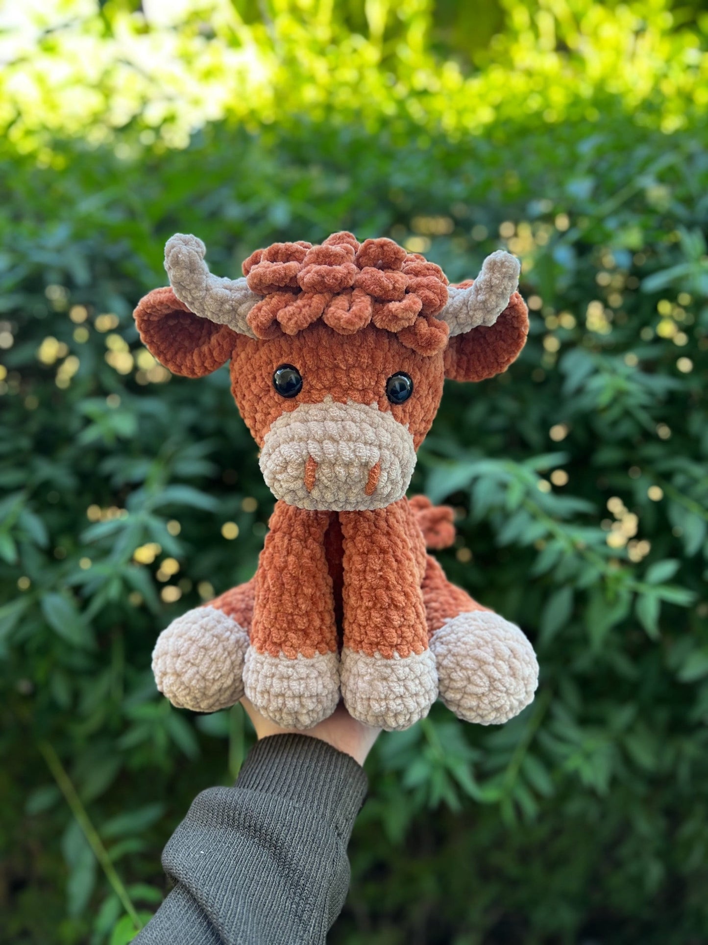 KnotsandSnugglesCo Henry the Highland Cow Crochet Pattern PDF