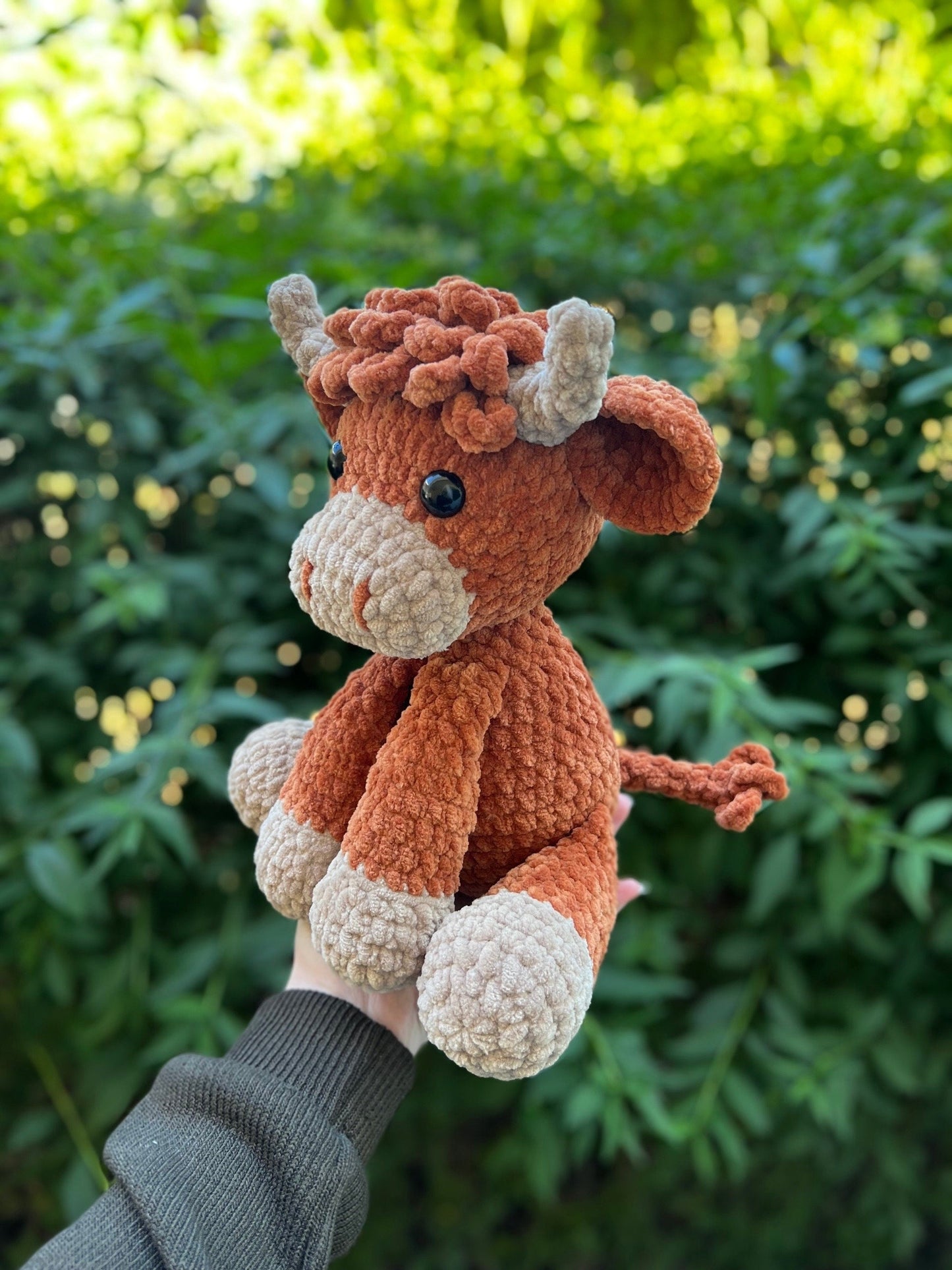 KnotsandSnugglesCo Henry the Highland Cow Crochet Pattern PDF