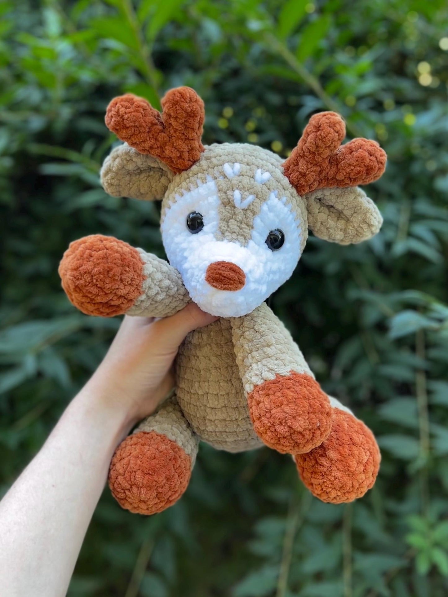 KnotsandSnugglesCo Darla the Deer Amigurumi Crochet Pattern PDF