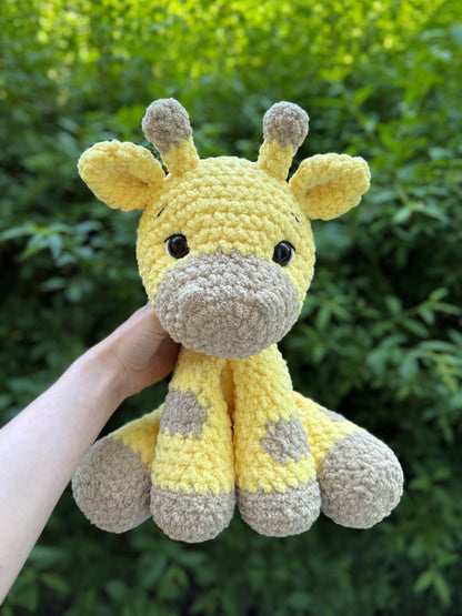 KnotsandSnugglesCo Ginny the Giraffe Crochet Pattern PDF
