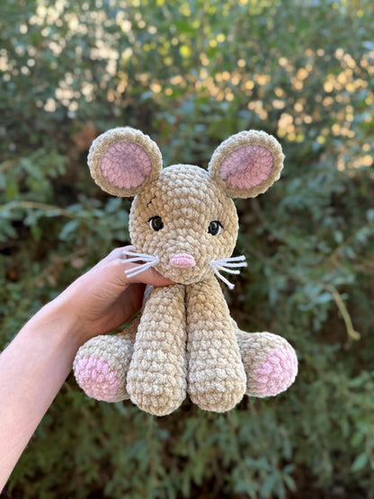 KnotsandSnugglesCo Mia the Mouse Amigurumi Crochet Pattern PDF