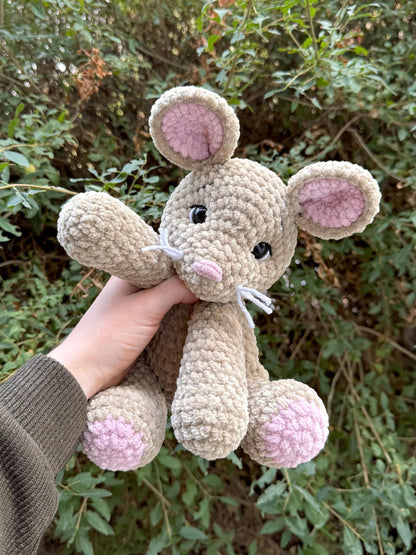 KnotsandSnugglesCo Mia the Mouse Amigurumi Crochet Pattern PDF