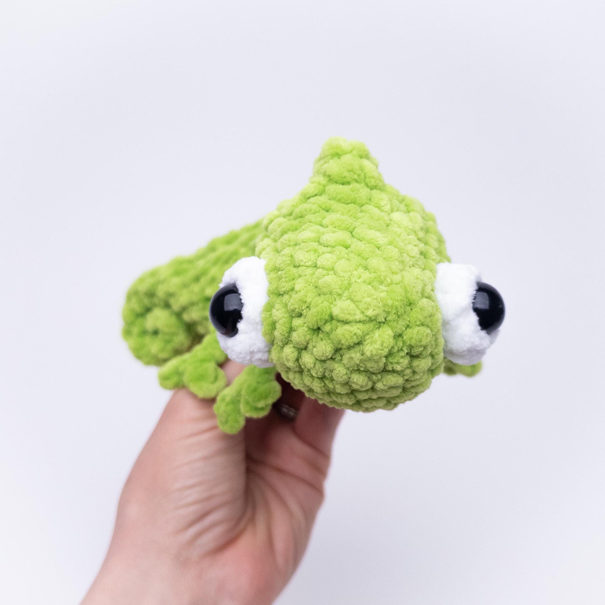 TheresasCrochetShop Low Sew Cosmo the Chameleon Amigurumi Crochet Pattern PDF