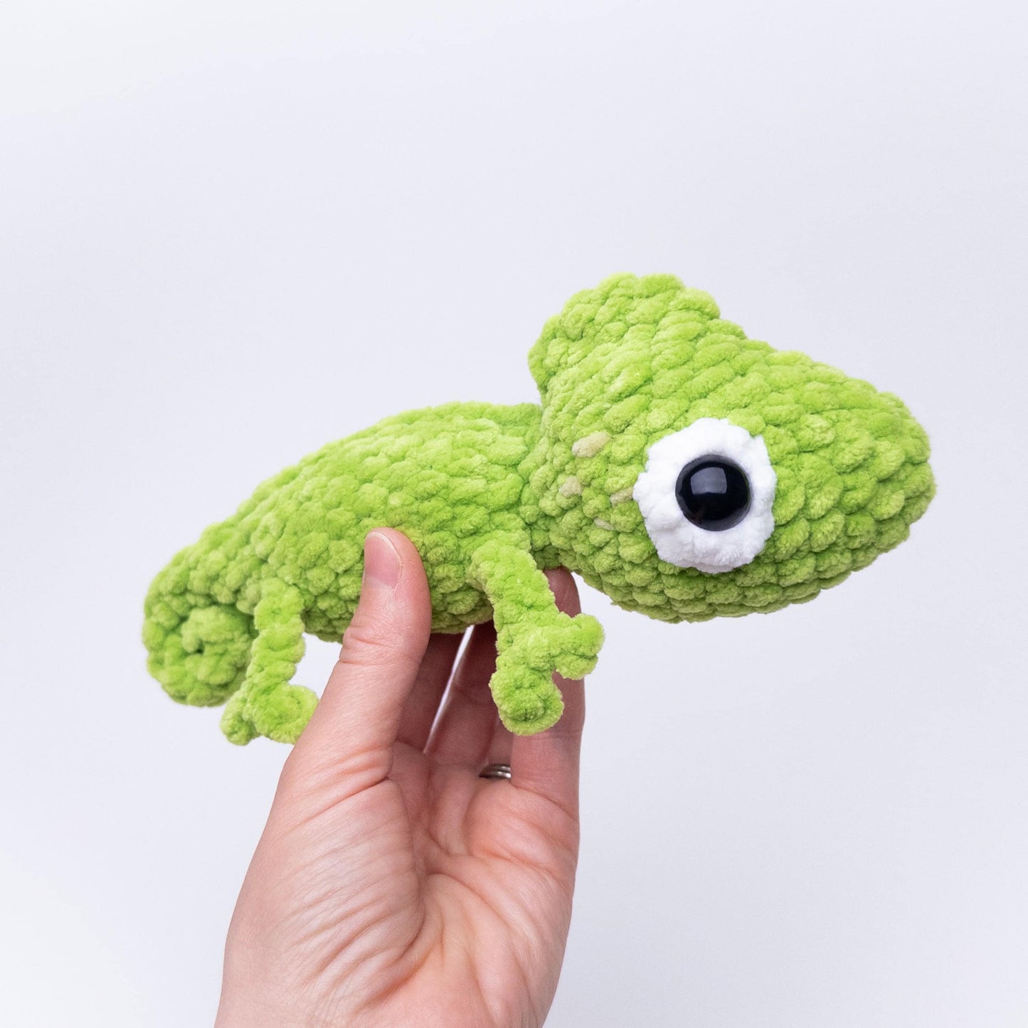 TheresasCrochetShop Low Sew Cosmo the Chameleon Amigurumi Crochet Pattern PDF