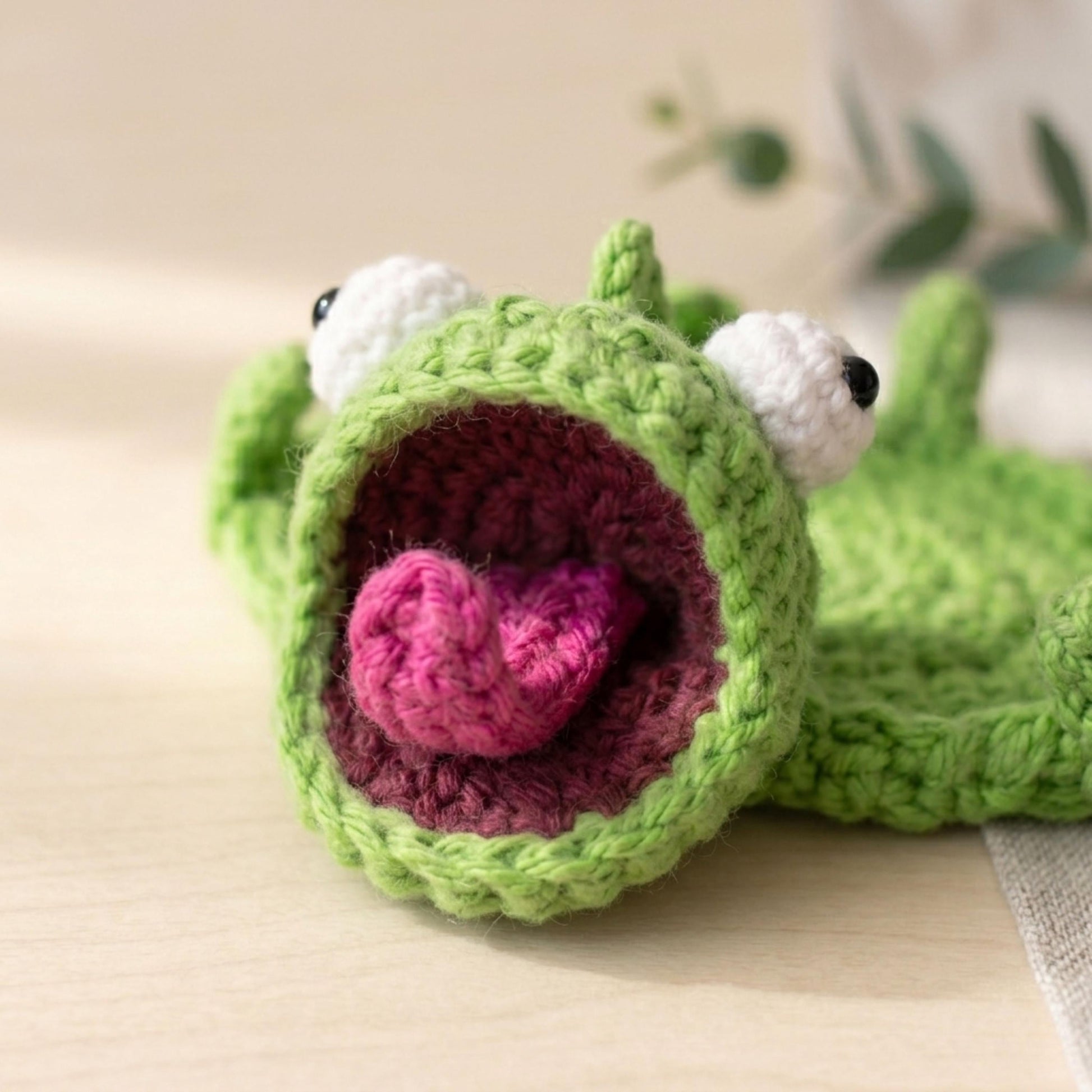 Lizard Poping Coaster Crochet Pattern Amigurumi Lizard and Mug Rug PDF
