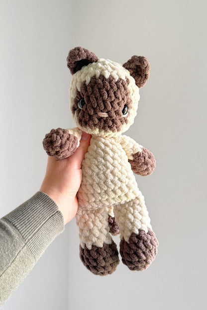 Oak and Marlow LOFTY Tilly Cat Crochet Pattern (Fable Collection)