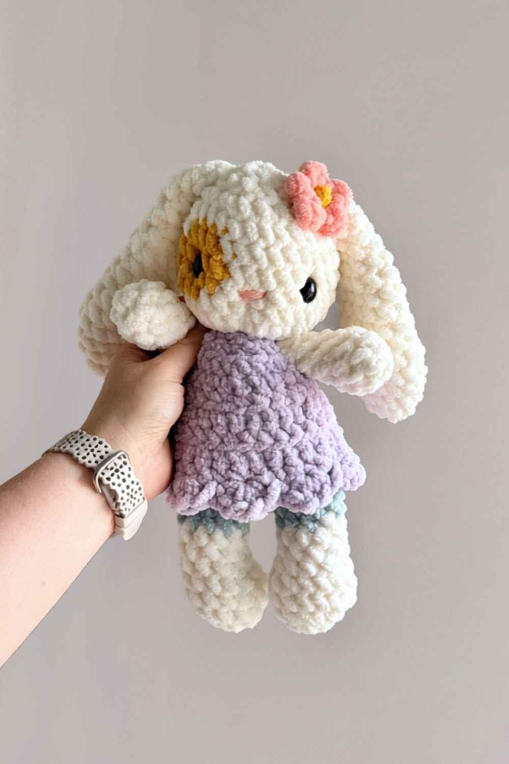 Oak and Marlow LOFTY Prim Bunny Crochet Pattern (Fable Collection)