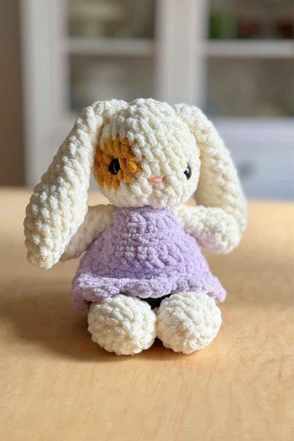 Oak and Marlow LOFTY Prim Bunny Crochet Pattern (Fable Collection)